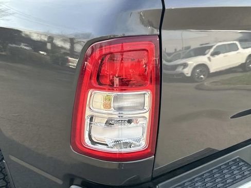 Used 2020 RAM 2500 Tradesman w/ Chrome Appearance Group image 12