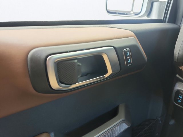 Used 2023 Ford Bronco Outer Banks AWD/4WD image 19