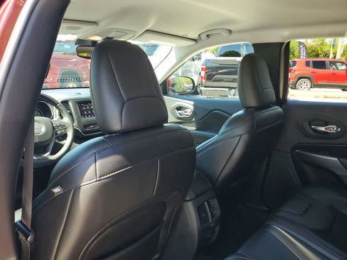 Used 2019 Jeep Cherokee Latitude Plus w/ Comfort/Convenience Group image 10