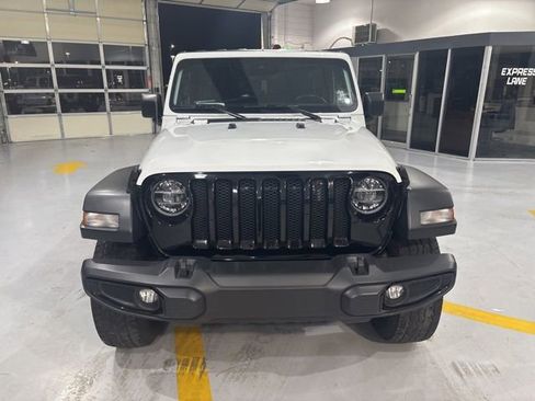Used 2020 Jeep Wrangler Unlimited Willys image 2
