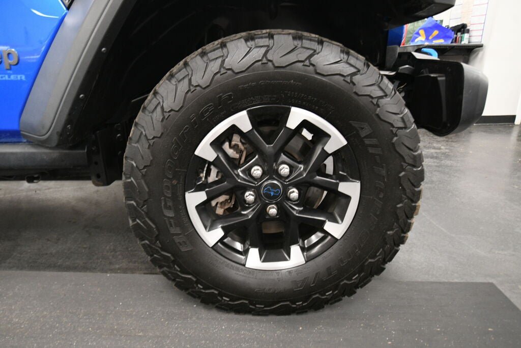 Used 2024 Jeep Wrangler Unlimited Rubicon 4xe AWD/4WD image 29