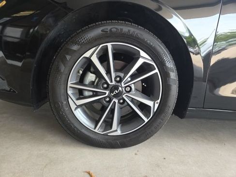 Used 2024 Kia Forte LXS w/ LXS Technology Package FWD image 20