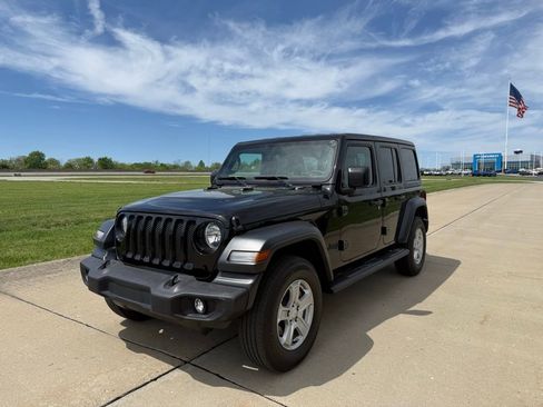 Used 2023 Jeep Wrangler Unlimited Sport AWD/4WD image 9