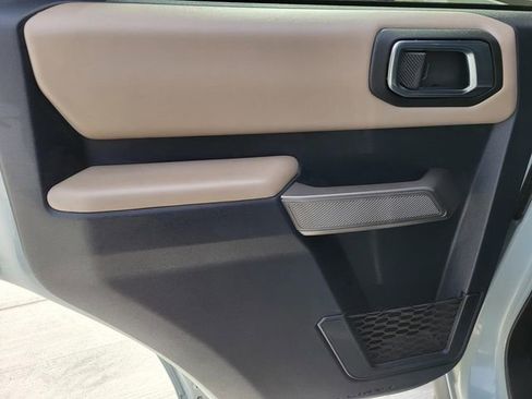 Used 2023 Ford Bronco Wildtrak image 10