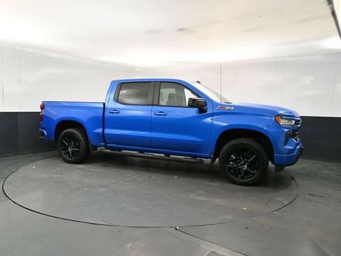 Used 2025 Chevrolet Silverado 1500 RST w/ Z71 Off-Road Package AWD/4WD image 7