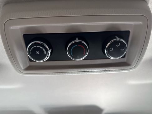 Used 2017 Dodge Journey SXT w/ Comfort/Convenience Group image 16