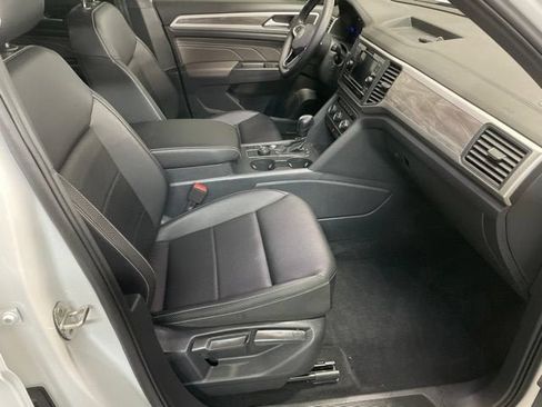 Certified 2022 Volkswagen Atlas Cross Sport SE AWD/4WD image 5