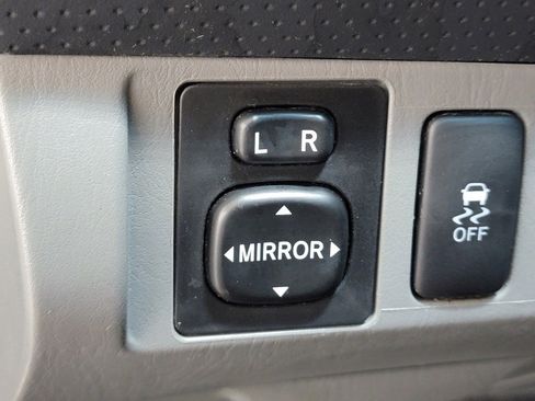 Used 2011 Toyota Tacoma 4x4 Double Cab image 25