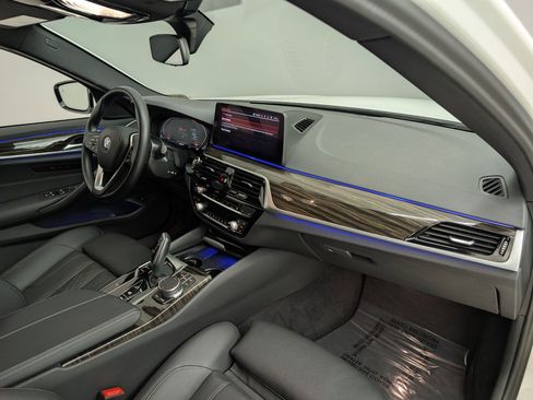 Certified 2023 BMW 530i w/ Convenience Package image 35