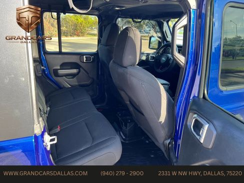 Used 2018 Jeep Wrangler Unlimited Sport S AWD/4WD image 14