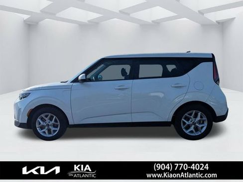 Used 2025 Kia Soul LX w/ LX Technology Package FWD image 6