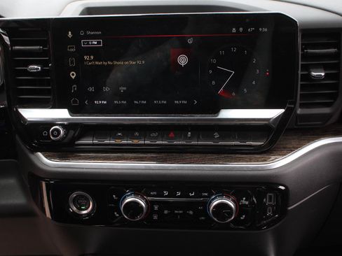 Used 2022 GMC Sierra 1500 Elevation AWD/4WD image 11