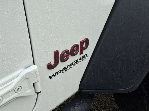 Certified 2021 Jeep Wrangler Unlimited Rubicon image 16