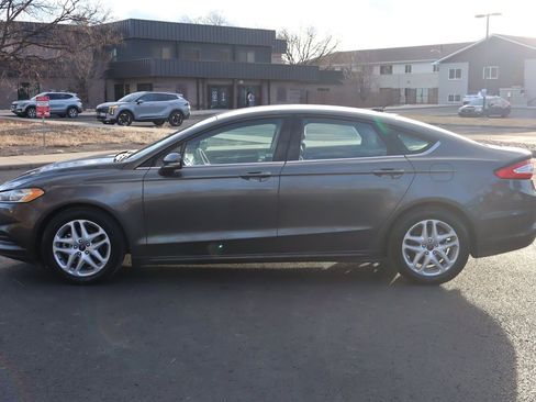 Used 2016 Ford Fusion SE image 9