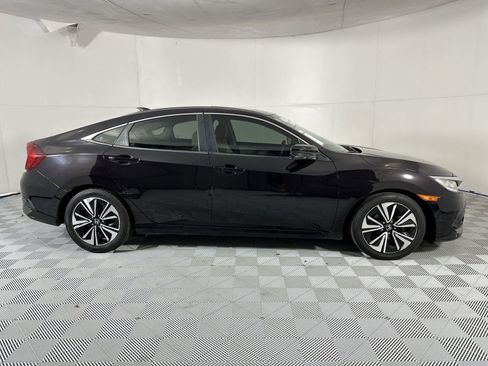 Used 2017 Honda Civic EX-T image 9