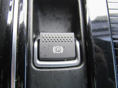 Used 2020 Jaguar F-PACE S image 53