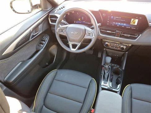 Used 2025 Chevrolet TrailBlazer ACTIV image 10