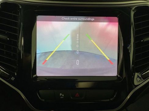 Used 2019 Jeep Cherokee Limited AWD/4WD image 19