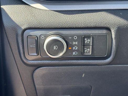 Used 2023 Ford Explorer XLT w/ Equipment Group 202A image 19