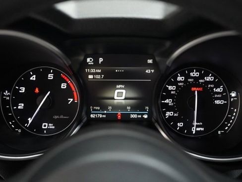 Used 2018 Alfa Romeo Stelvio AWD image 22