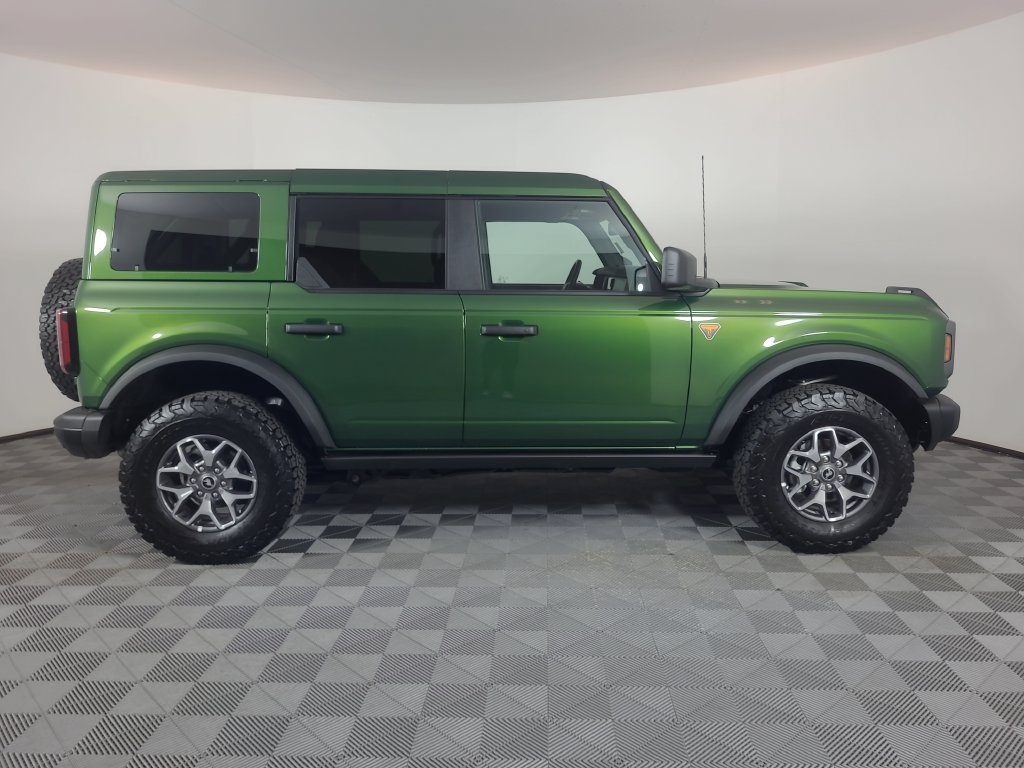 Used 2025 Ford Bronco Badlands AWD/4WD image 2