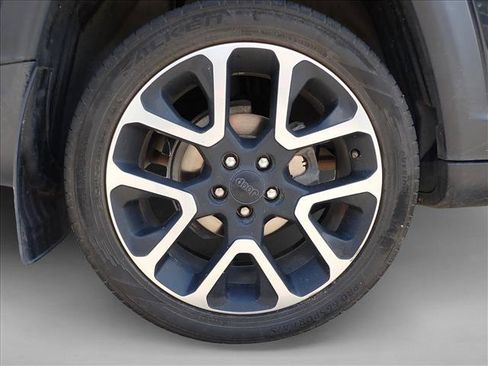 Used 2018 Jeep Compass Limited w/ Safe & Security Group FWD image 6