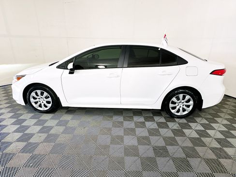 Certified 2025 Toyota Corolla LE FWD image 6