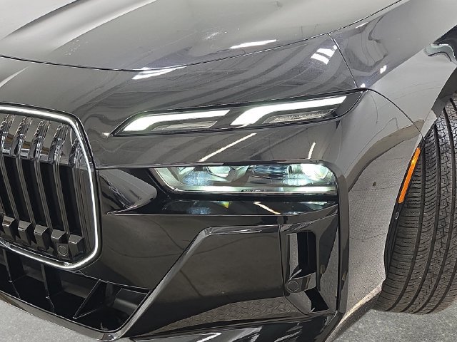 Certified 2025 BMW 760i xDrive AWD/4WD image 28
