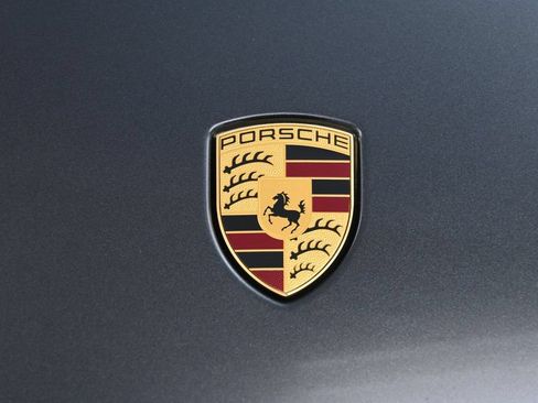 Certified 2025 Porsche Macan w/ Premium Package Plus AWD/4WD image 32