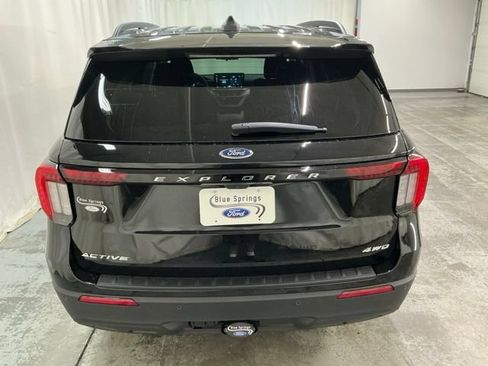 New 2026 Ford Explorer Active AWD/4WD image 4