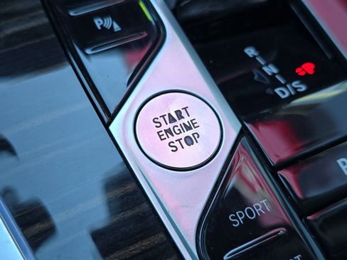 Used 2024 BMW X7 xDrive40i w/ Premium Package image 23