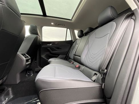 New 2026 Volkswagen Tiguan SE image 13