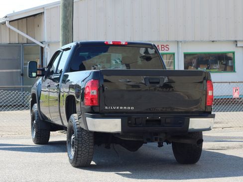 Used 2011 Chevrolet Silverado 2500 W/T w/ Snow Plow Prep Package AWD/4WD image 6