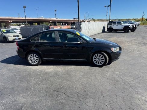 Used 2005 Volvo S40 2.4i image 34