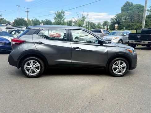 Used 2020 Nissan Kicks S FWD image 8