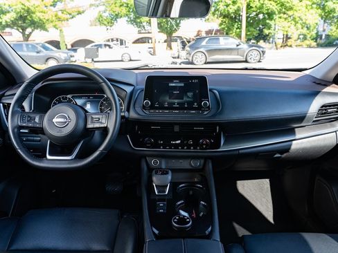 Used 2022 Nissan Rogue SV w/ SV Premium Package AWD/4WD image 9