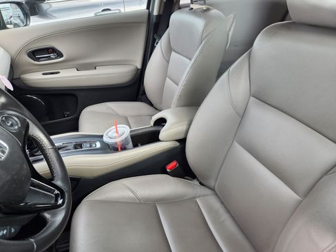 Used 2018 Honda HR-V EX-L image 5