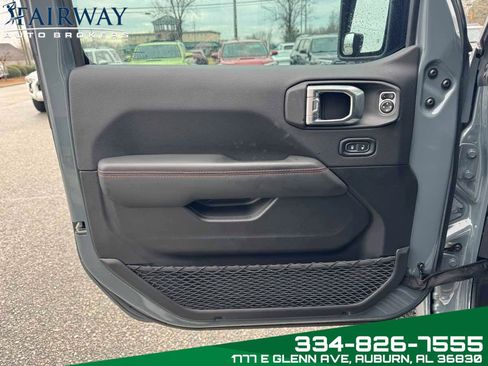 Used 2025 Jeep Gladiator Rubicon w/ Convenience Group image 26