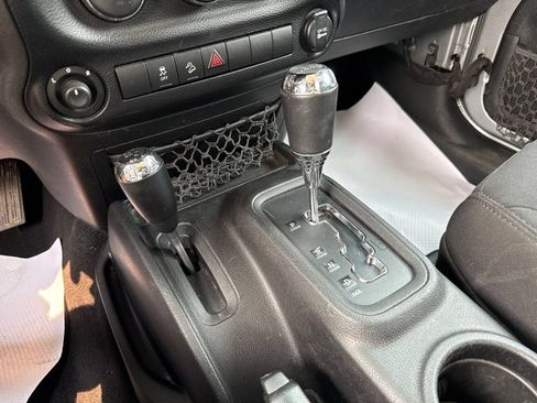 Used 2014 Jeep Wrangler Unlimited Sport w/ Quick Order Package 24S AWD/4WD image 33