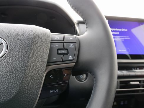 Used 2025 Toyota Camry XSE image 23