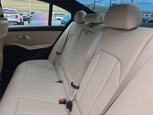 Used 2020 BMW 330i Sedan w/ Convenience Package RWD image 11