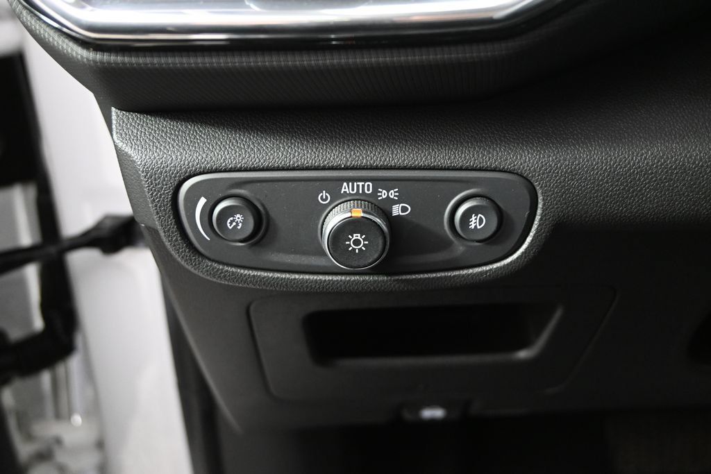 Used 2023 Chevrolet TrailBlazer LT AWD/4WD image 23