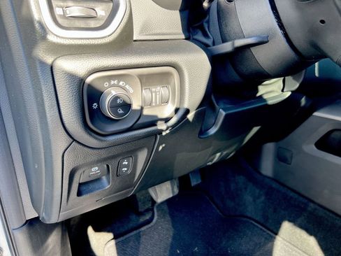 Used 2020 RAM 1500 Laramie image 16