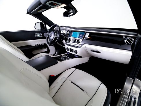 Certified 2017 Rolls-Royce Dawn RWD image 24