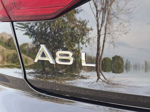 Used 2025 Audi A8 L 3.0T w/ Executive Package image 9