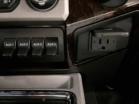 Used 2015 Ford F250 Platinum image 31