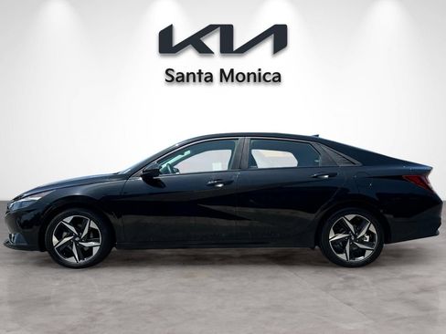 Used 2023 Hyundai Elantra SEL w/ Convenience Package FWD image 3