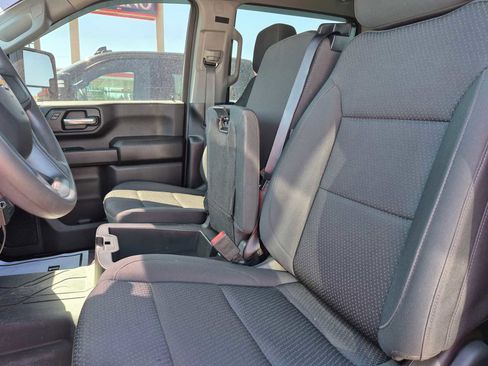 Used 2024 Chevrolet Silverado 2500 Custom image 10