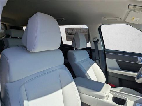 New 2026 Hyundai Santa Fe SE image 18