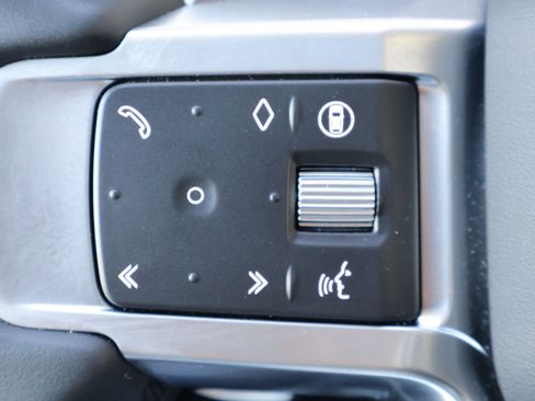 Certified 2025 Land Rover Discovery S AWD/4WD image 16
